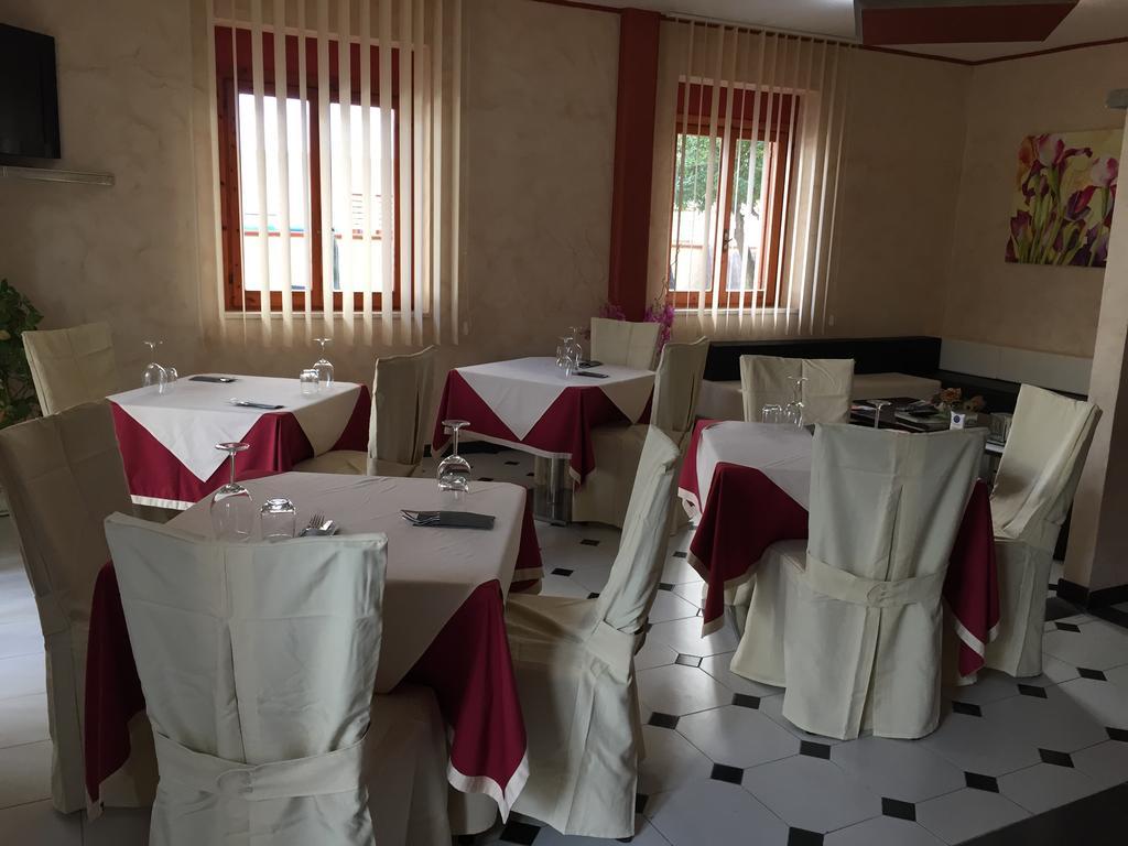 ויבו ואלנטיה מרינה Hotel Barbieri מראה חיצוני תמונה