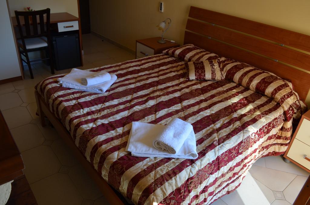 ויבו ואלנטיה מרינה Hotel Barbieri מראה חיצוני תמונה
