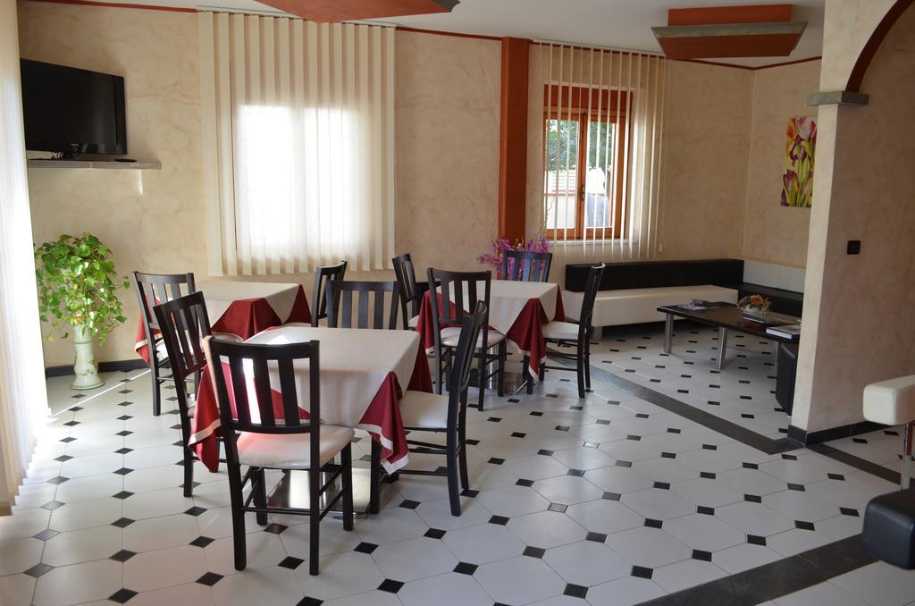 ויבו ואלנטיה מרינה Hotel Barbieri מראה חיצוני תמונה