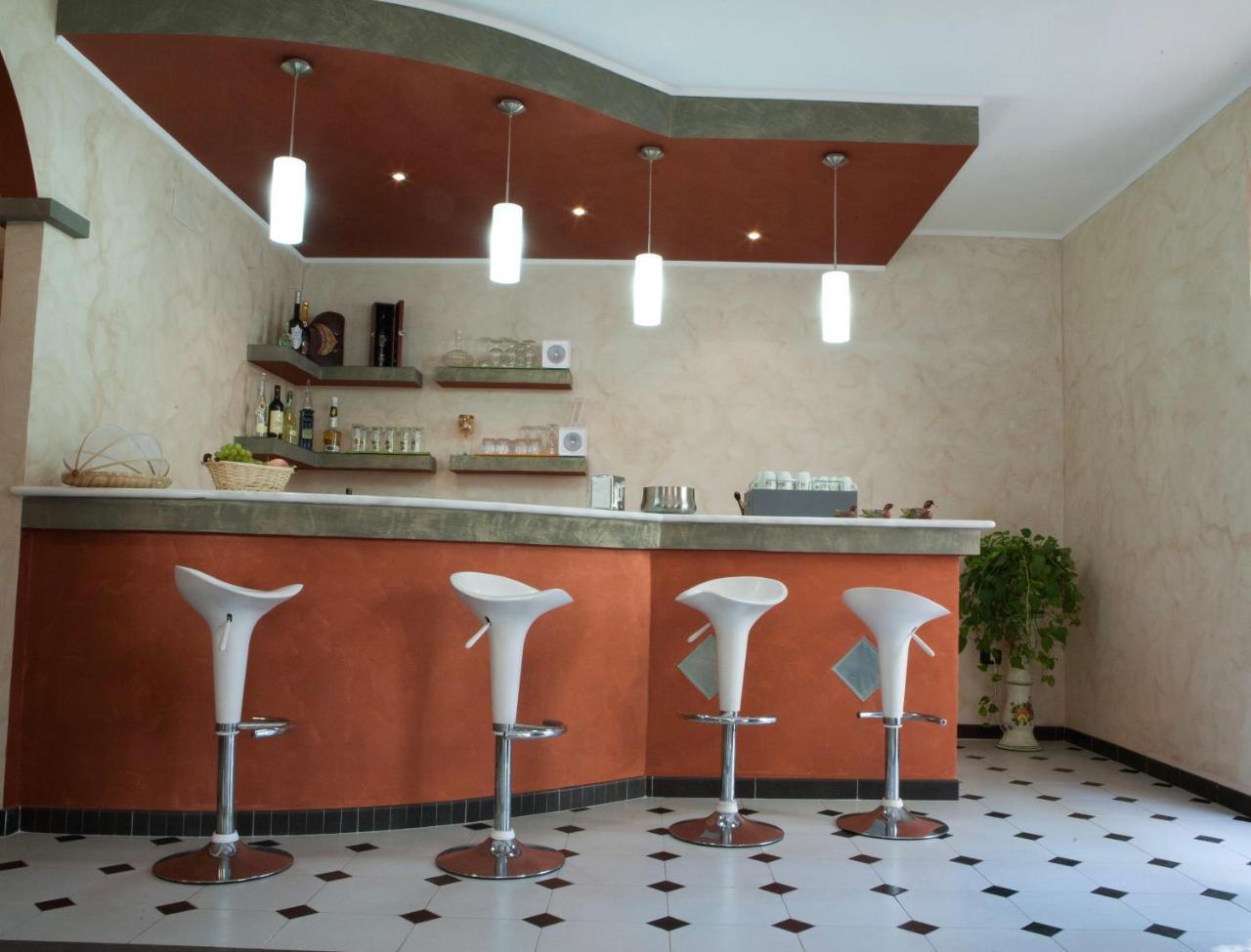 ויבו ואלנטיה מרינה Hotel Barbieri מראה חיצוני תמונה